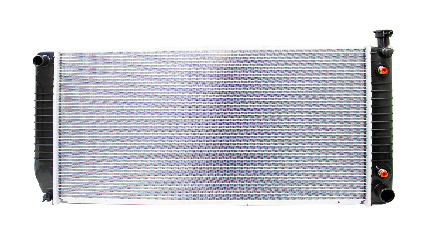 35552 AU RADIADOR ALUMINIO PLASTICO C/K SERIES PU / SUBURBAN / TAHOE / YUKON / CD ESCALADE V8 5.0/5.7 95-00 TRANS:AUTOMATICA RASA
